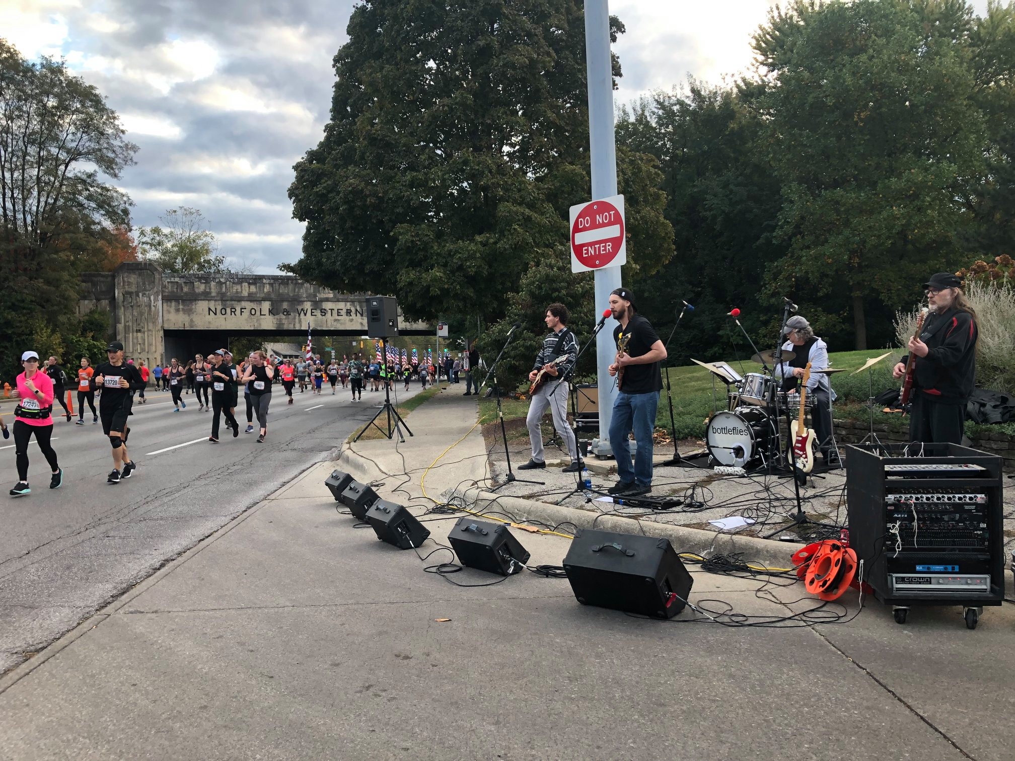 bottleflies at the Columbus Marathon